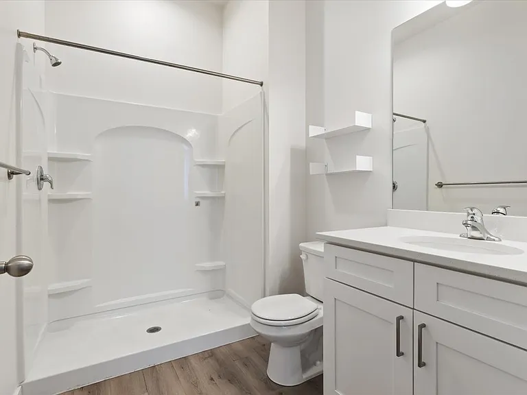 238 W Paramount Ave — Photo 7