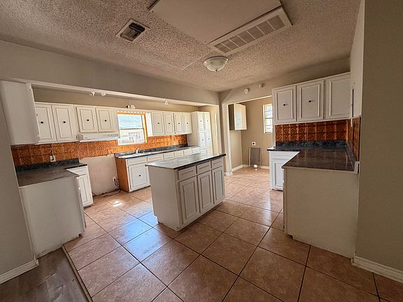 2nd image of 2707 92nd St