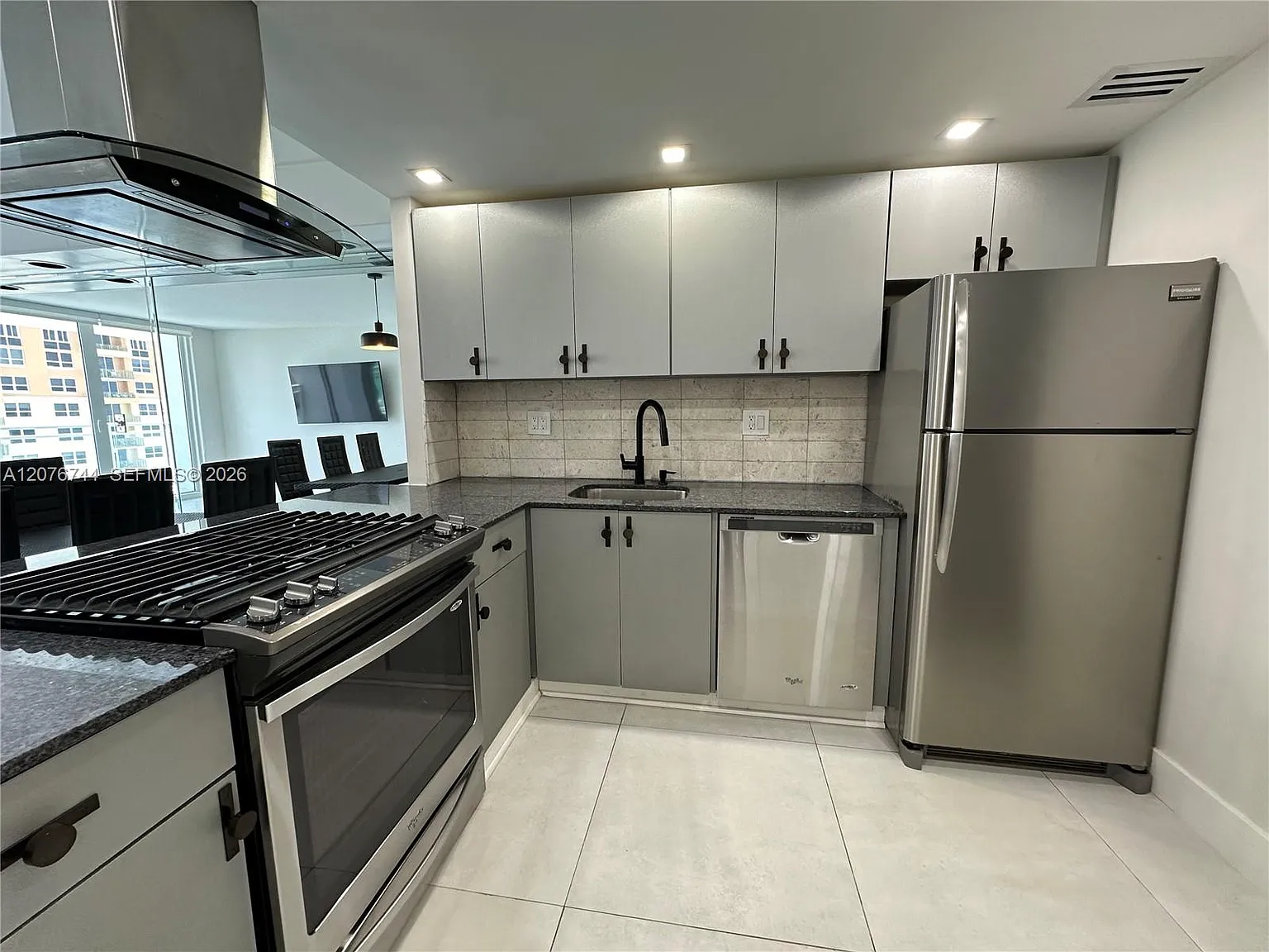 Parker Plaza Condo Estate — Photo 3