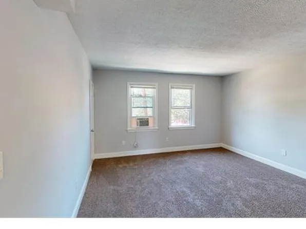 5431 C St SE APT 3, Washington, DC 20019