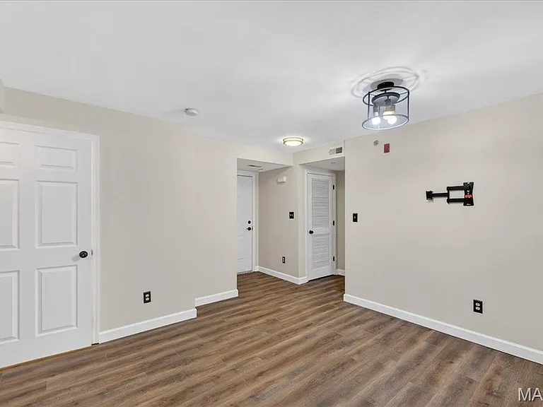 4103 Spring River Dr — Photo 4