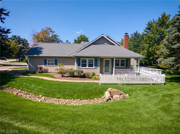 1310 Buckboard Ln, Broadview Heights, OH 44147