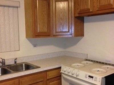 1st image of 66 E 137th St