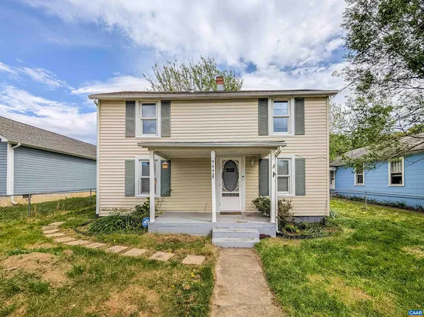 944 N Forest Ave, Waynesboro, VA 22980