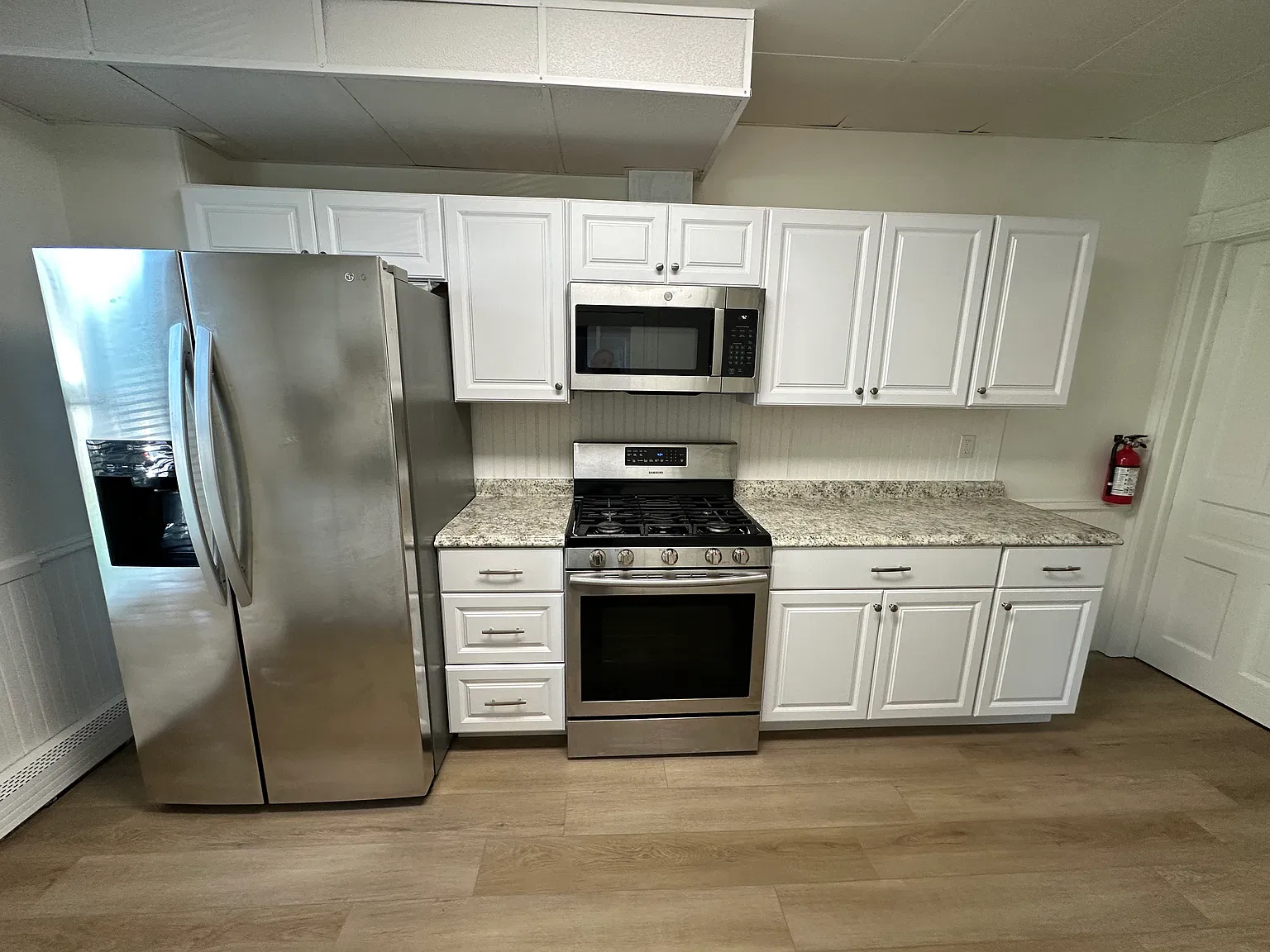 3 bed, $2,050 — Photo 4