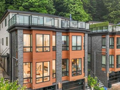 710 Undercliff Ave, Edgewater, NJ, 07020