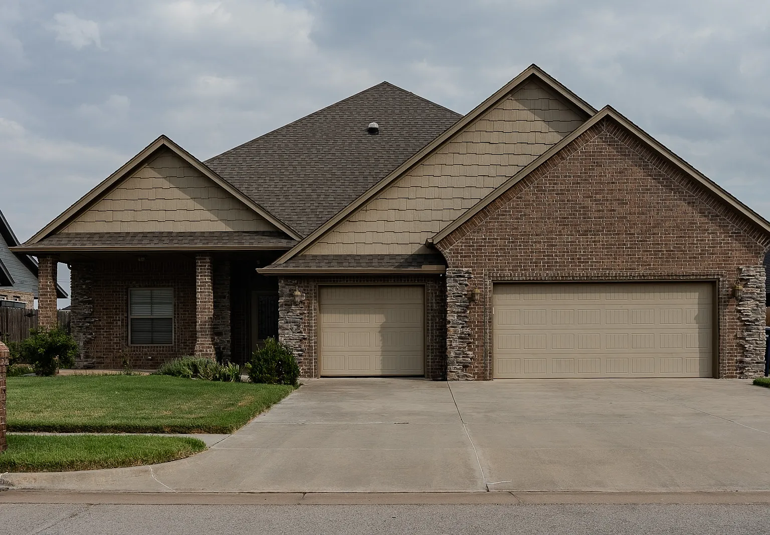 3 bed, 1953 sqft, $2,200 — Photo 1