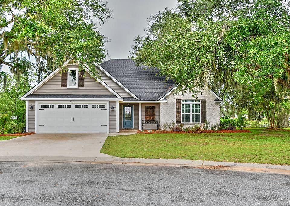 1st image of 925 Heron Ln