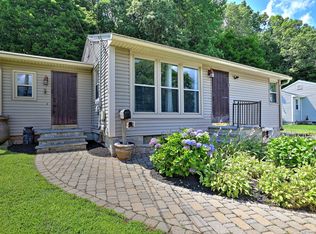 31 Bruce Ln, Meriden, CT 06451