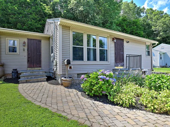 31 Bruce Lane, Meriden, CT 06451