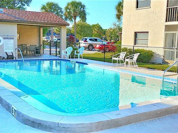 3rd image of 7283 Cloister Dr