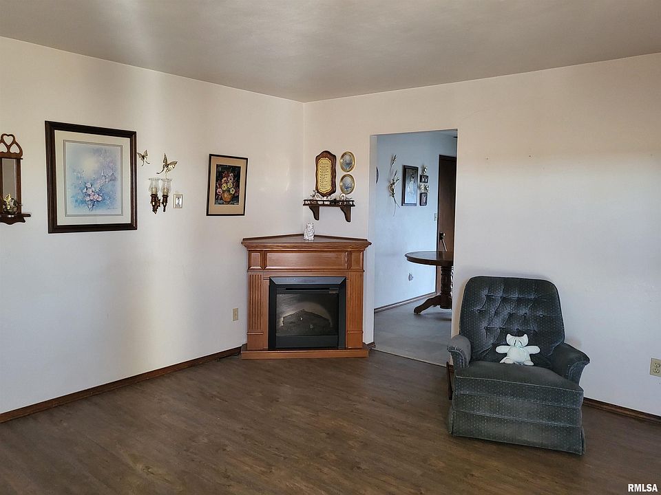 610 E Tamaroa Rd, Ina, IL 62846 Zillow