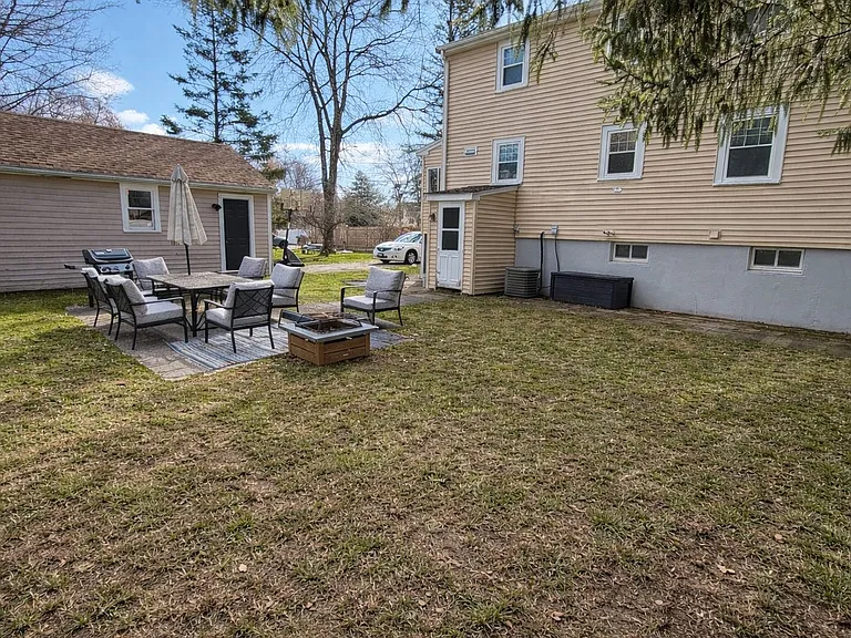 33 Logan Rd — Photo 17
