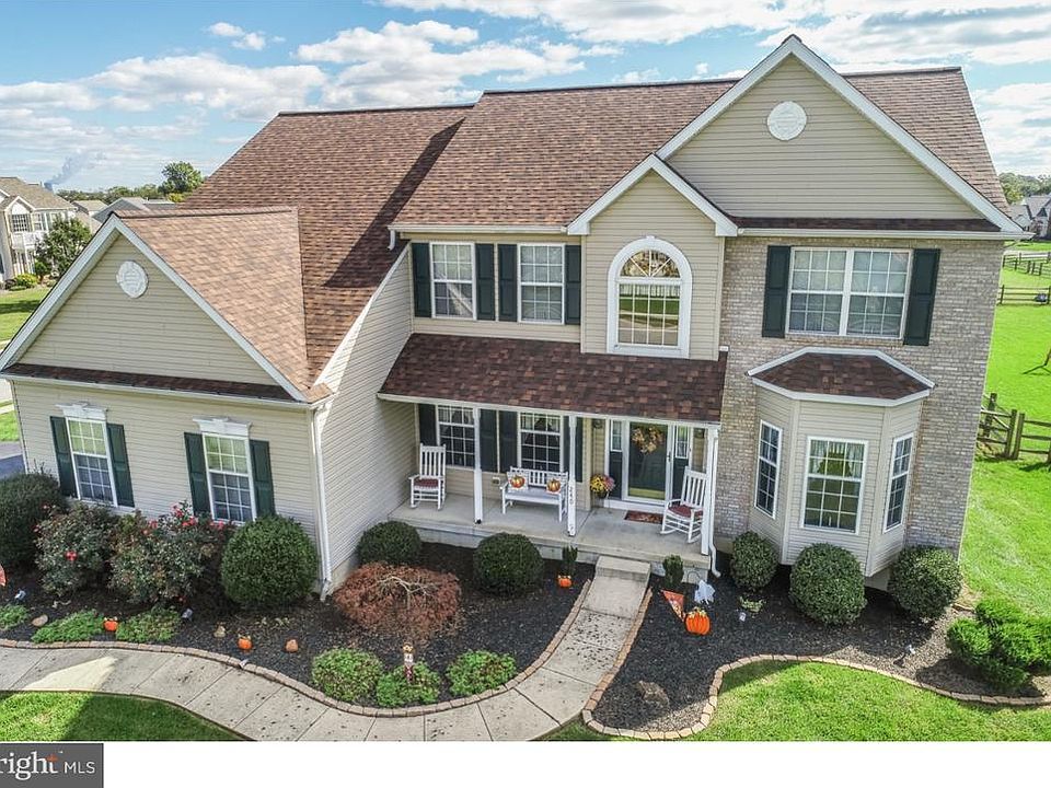 1st image of 240 Olivine Cir