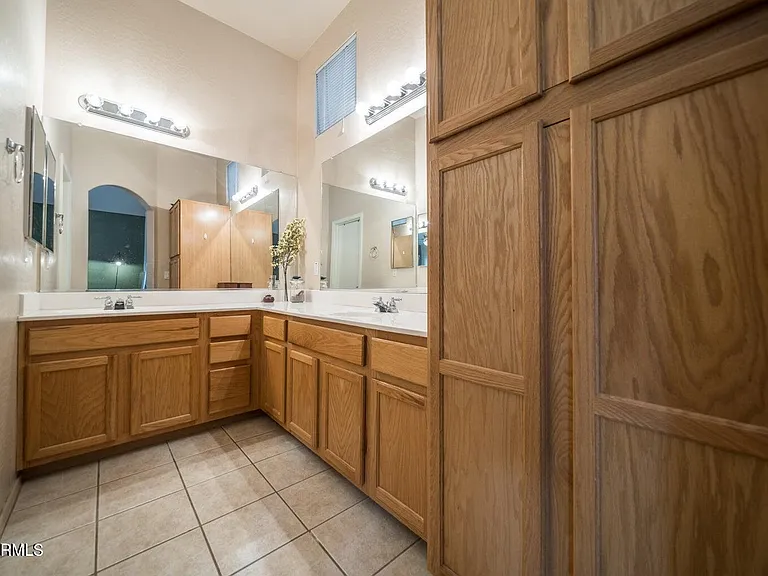 2024 S Baldwin #100 — Photo 10