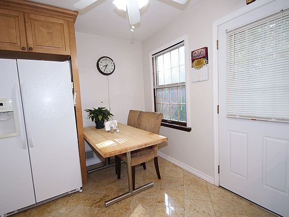 5th image of 105 Cranford Ave