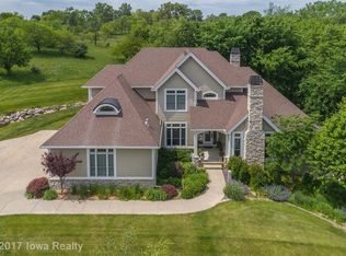 1365 Tulip Tree Ln, West Des Moines, IA 50266