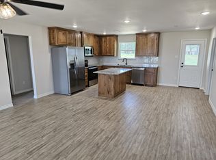 1013 Brown Ct, Poolville, TX 76487