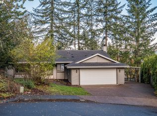 1048 S 69th Pl, Springfield, OR 97478