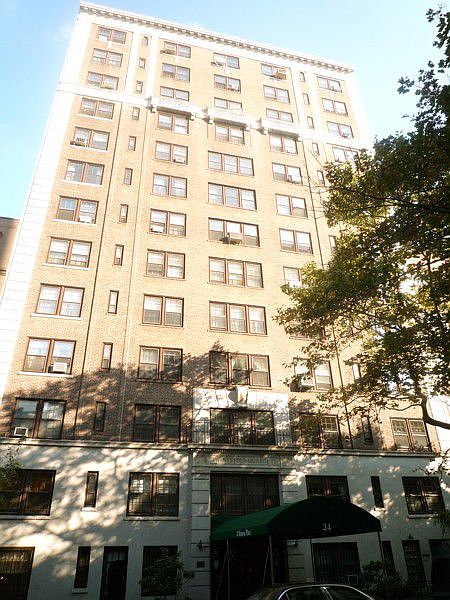 1st image of 24 Monroe Pl APT 3C
