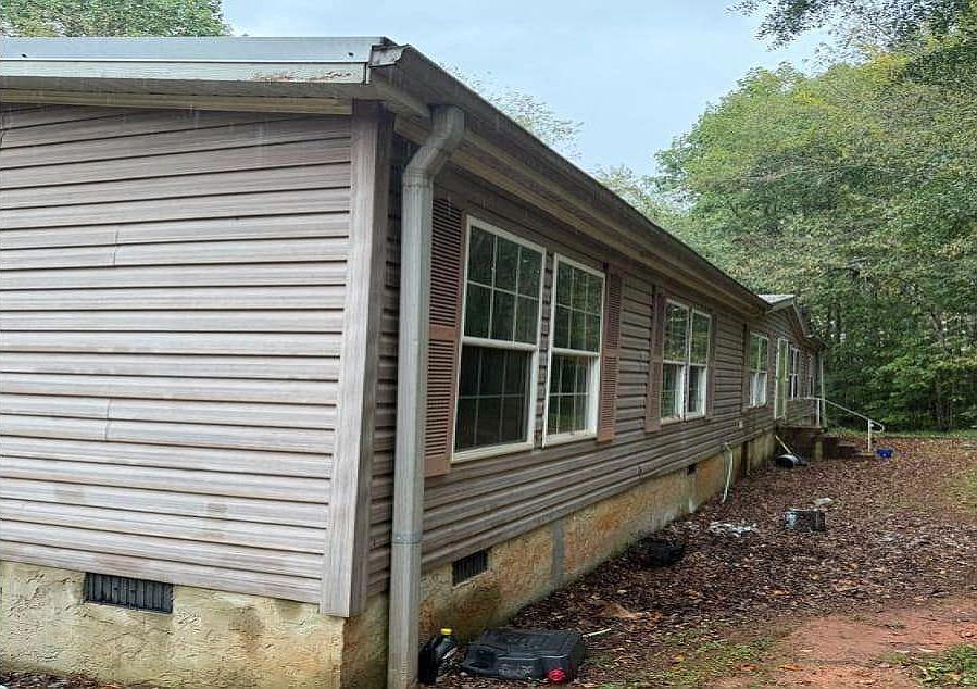 1st image of 724 Mark Dowdle Rd