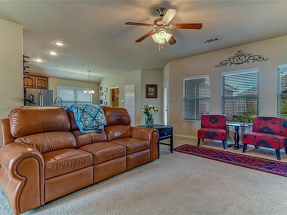 3rd image of 1209 Lost Valley Dr