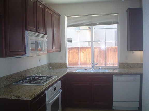 2nd image of 45753 Sierra Ct