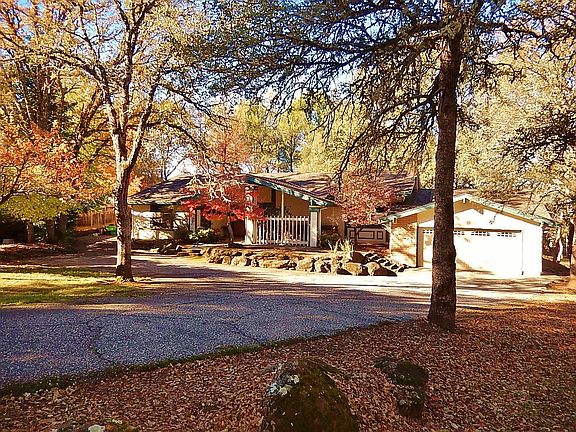 2nd image of 23485 Saint Andrews Ct