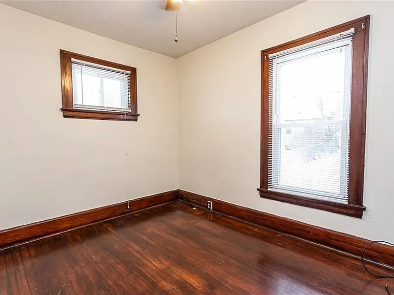 6902 Theota Ave — Photo 7