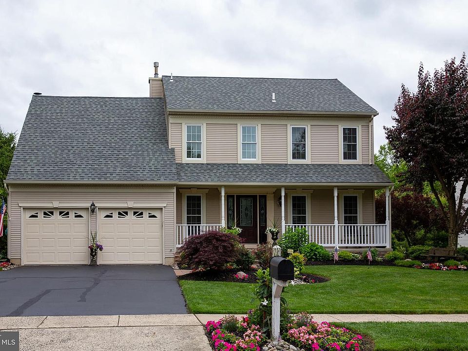 1st image of 73 Jonquil Dr