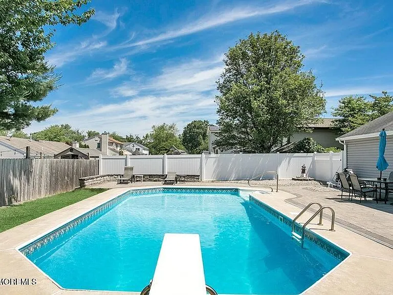 960 Green Hill Blvd — Photo 22