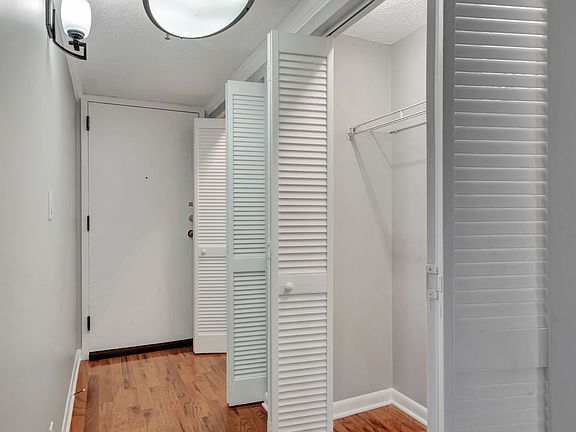 4th image of 900 19th Ave S APT 311