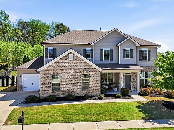 2nd image of 462 Carmichael Cir