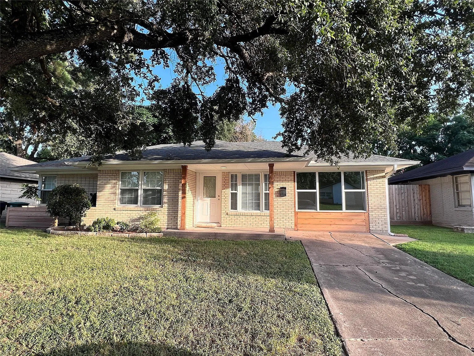 3 bed, 984 sqft, $2,200 — Photo 3
