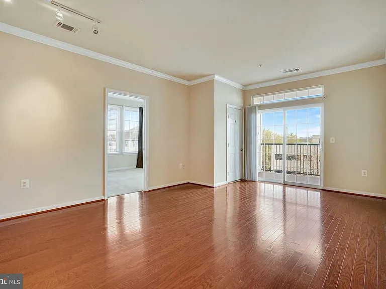 2465 Army Navy Dr #1-317 — Photo 16