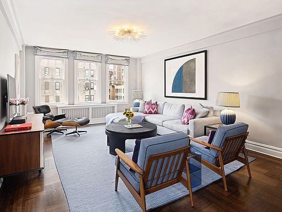 3rd image of 123 W 74th St APT 9B