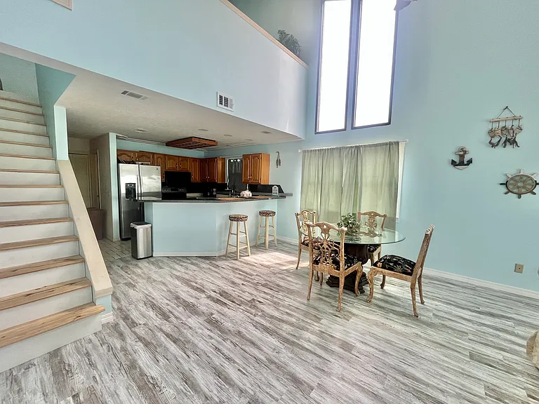 6135 N Lagoon Dr #301 — Photo 2