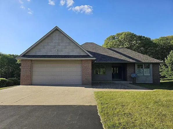 129 109th Ave, Plainwell, MI 49080