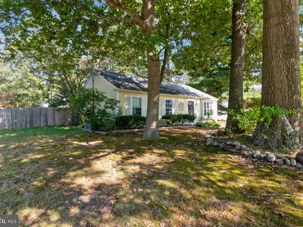 100 Easton Ct, Williamstown, NJ 08094