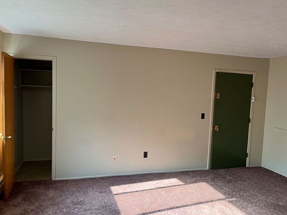 3rd image of 821-829 E Shiawassee St #837