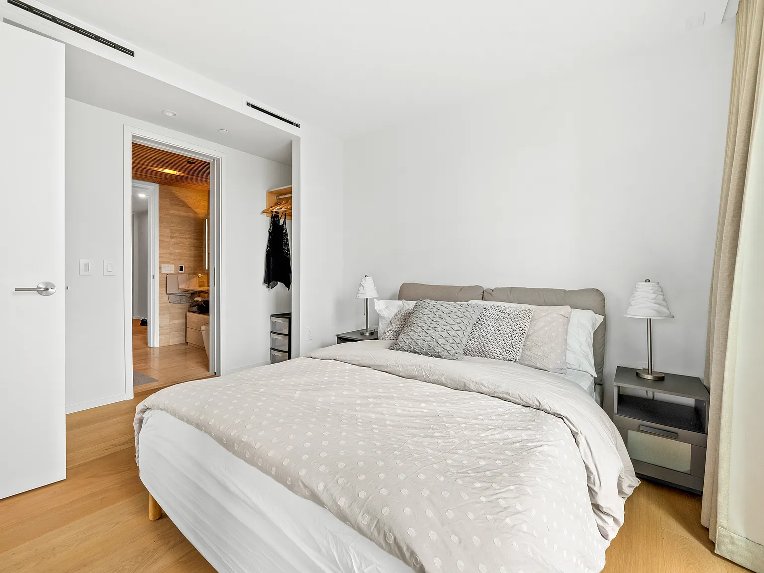 1 bed, 701 sqft, $3,600 — Photo 4