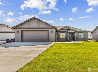 217 N Sandy Loop, Moses Lake, WA 98837
