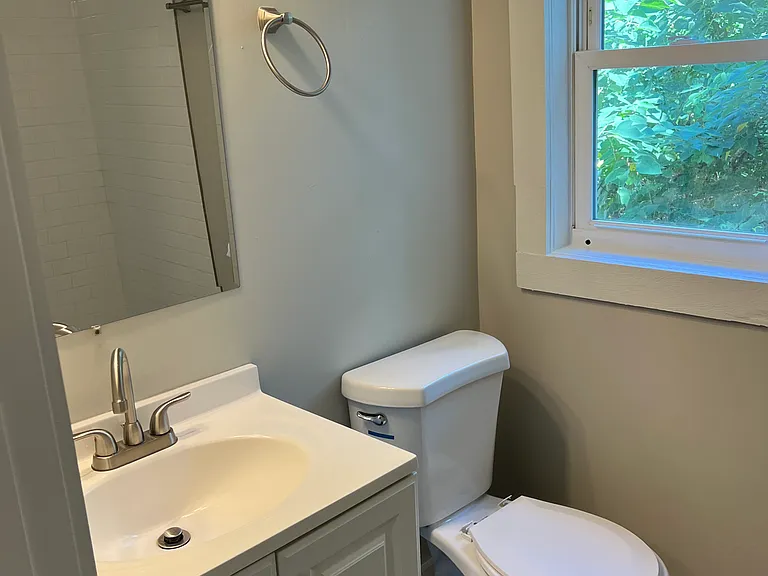 1315 S High St — Photo 2