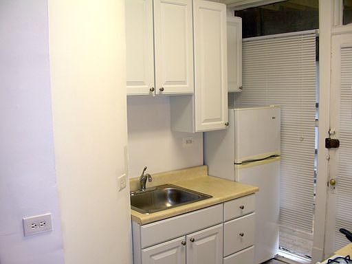 3rd image of 1912 N Lincoln Park W APT 2N