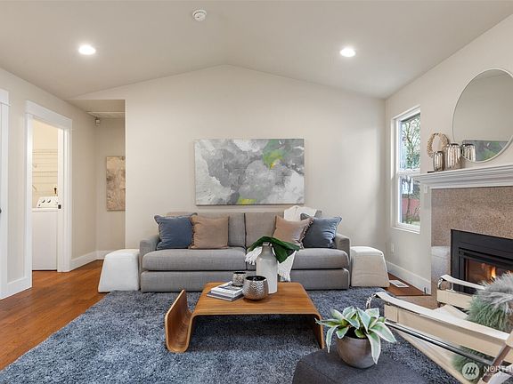 3rd image of 2408 208th Place SE