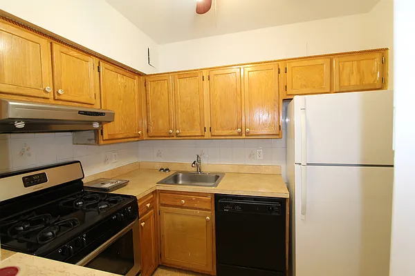 Rented by H.P. Greenfield Real Estate | media 8