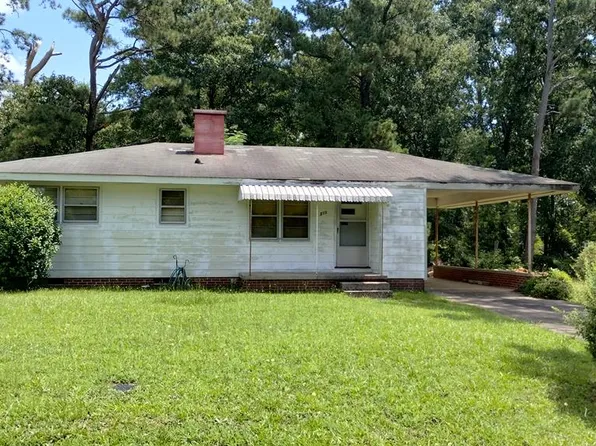 210 Camellia Cir, Greenwood, SC 29646