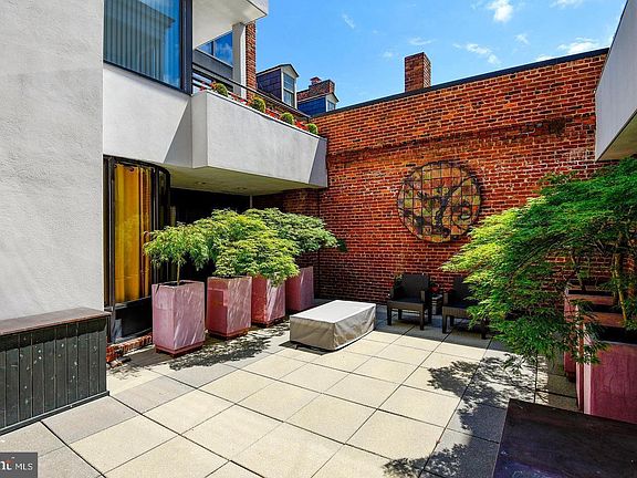 3rd image of 200 S Fairfax St APT 7