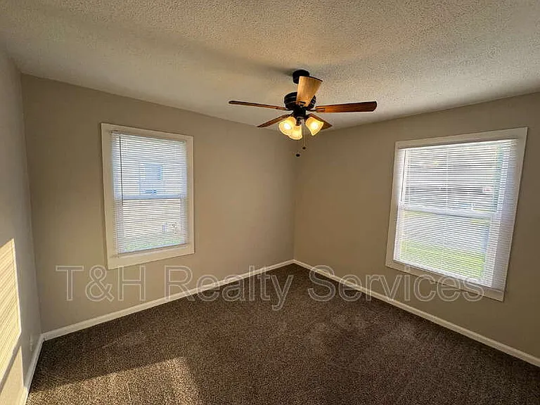 3363 Nicholas Ave — Photo 9