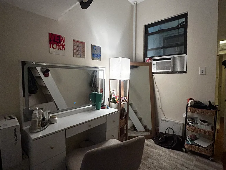 419 W 44th St #2W — Photo 7